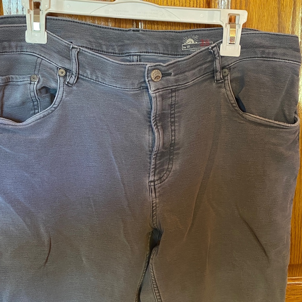 Faherty Dark Gray Men’s Straight Leg Jeans